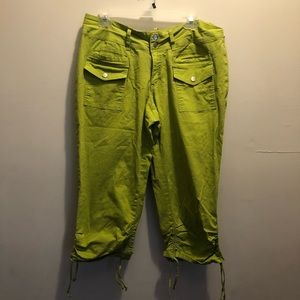 🌈 10 for $20! Lime green capris